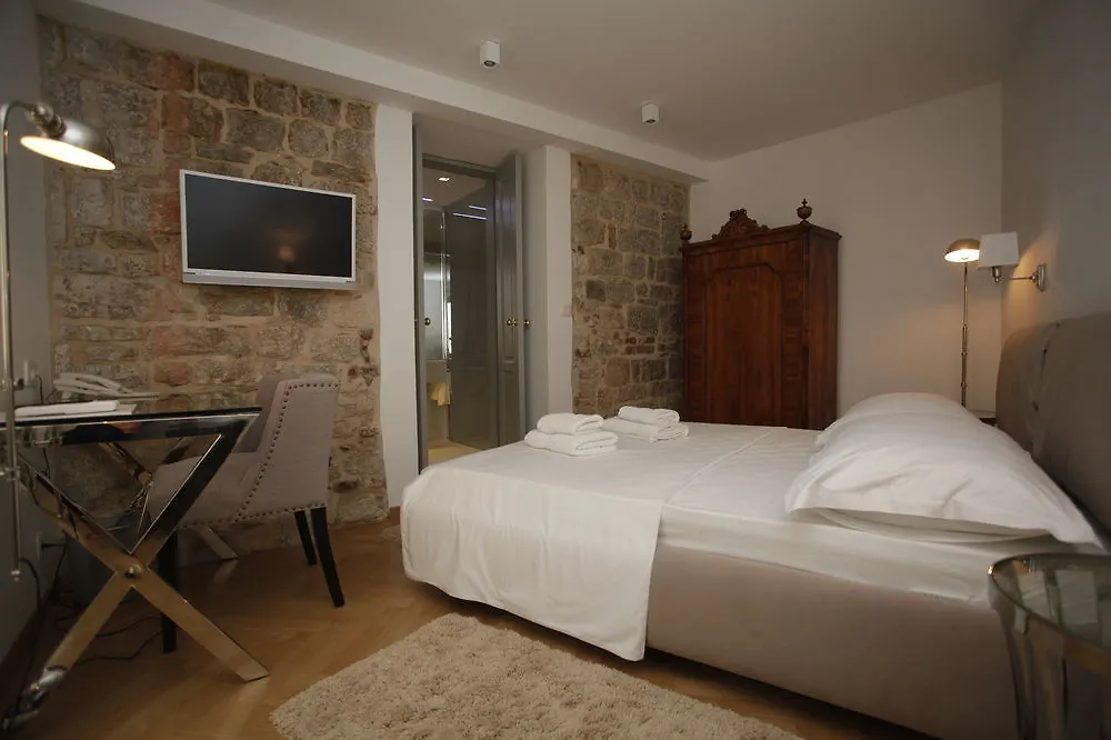 Heritage Hotel 19