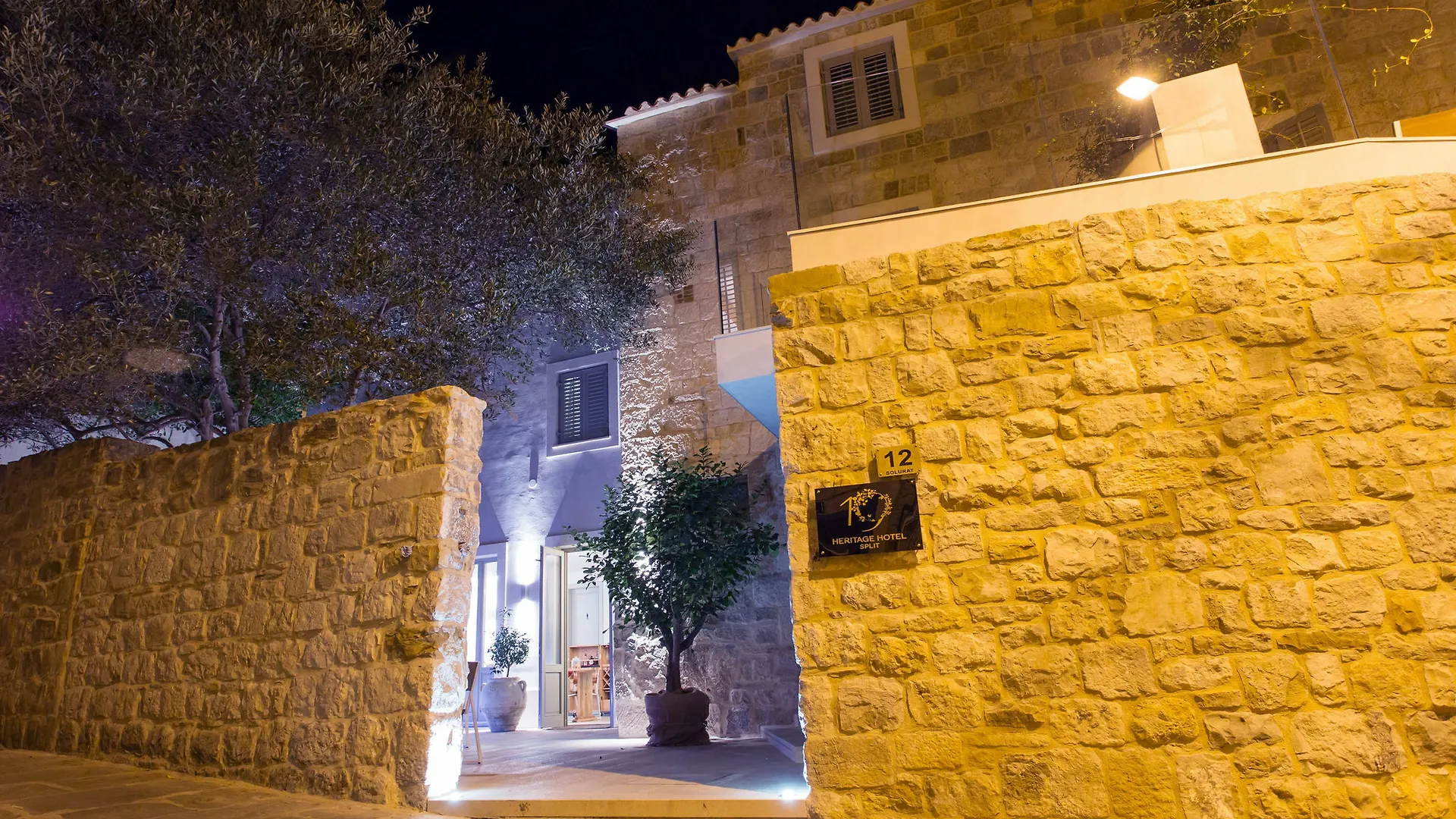 Heritage Hotel 19