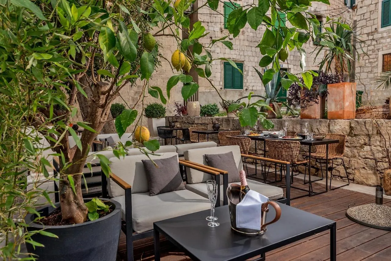 Heritage Hotel 19