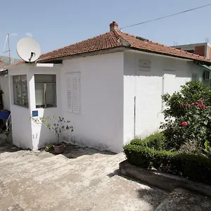 https://apartment-toncika-trogir.hotels-in-trogir.com