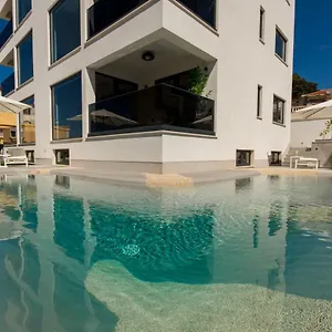 https://villa-royal-trogir.hotels-in-trogir.com